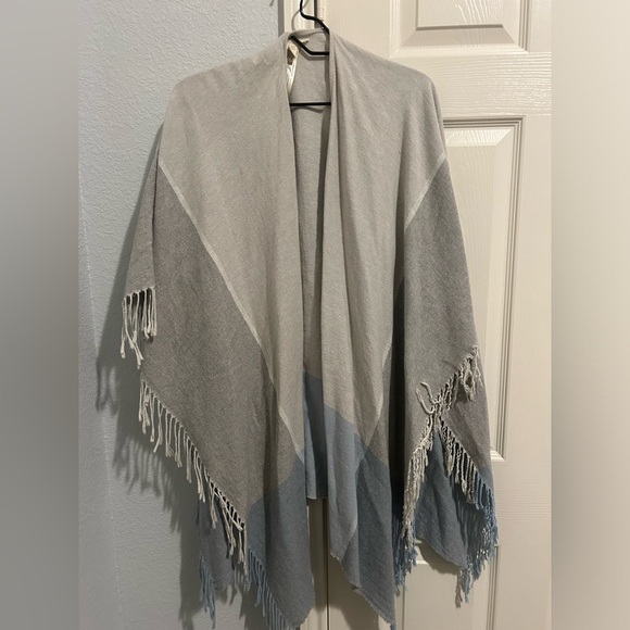 Eileen Fisher Poncho - Picture 1 of 3